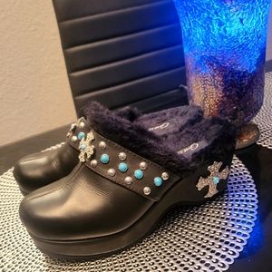 💕Beautiful Grazie Fuzzy Clogs!